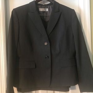 Tahari jacket and skirt set